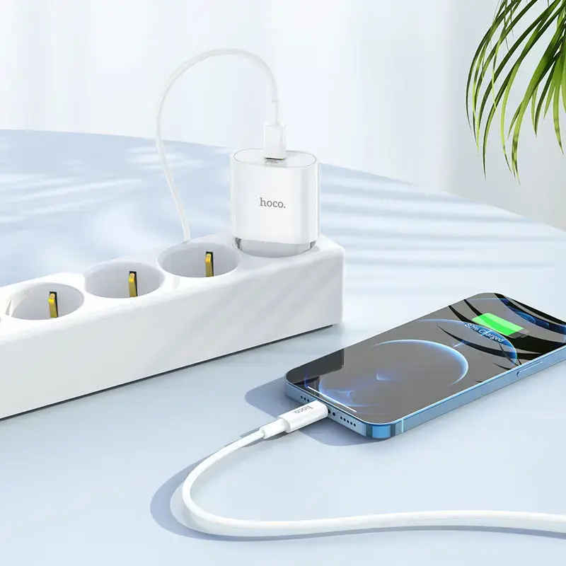 hoco-c94a-metro-single-port-pd20w-wall-charger-eu-tc-to-ltn-set-charging.webp