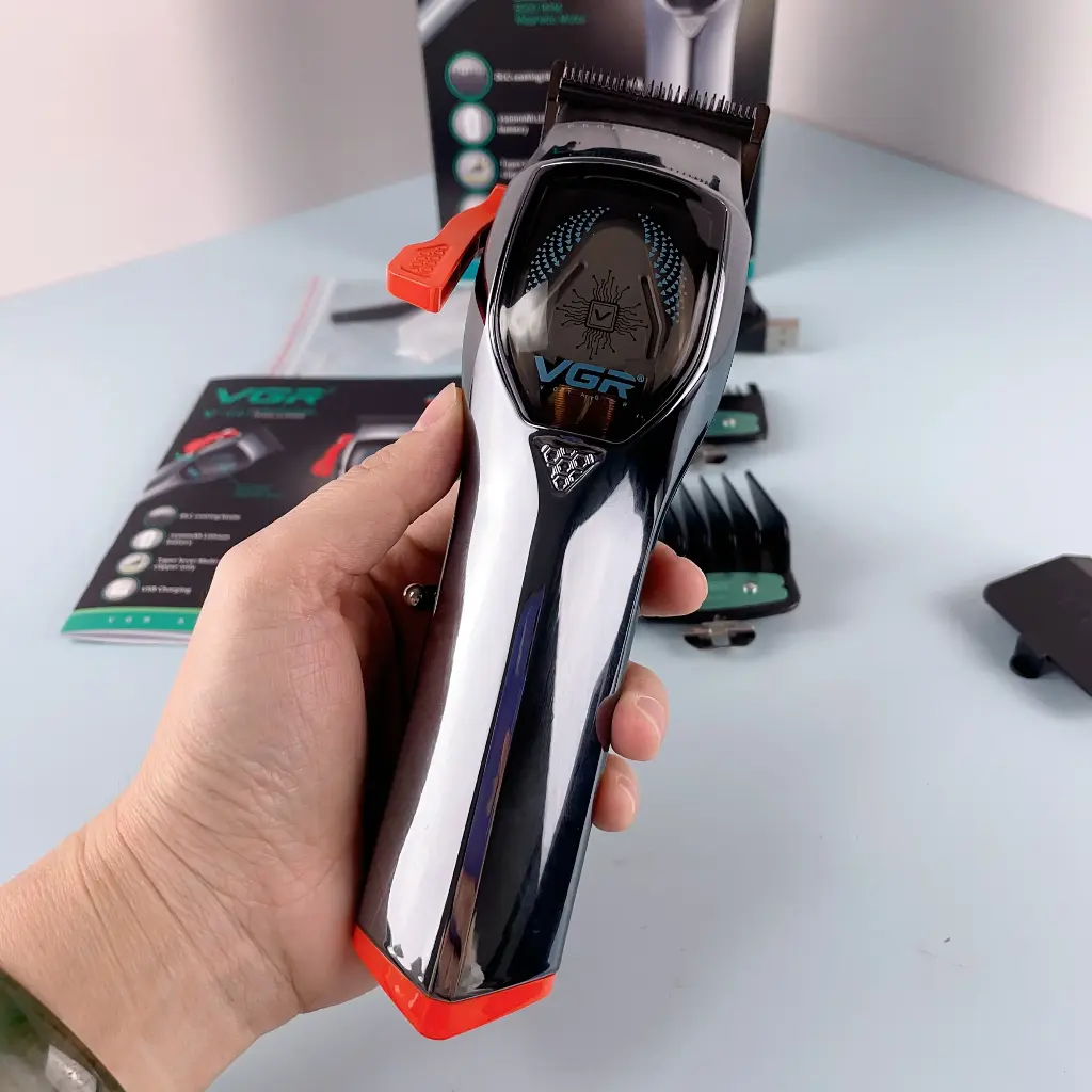 VGR V-647 Professional Hair Clipper 